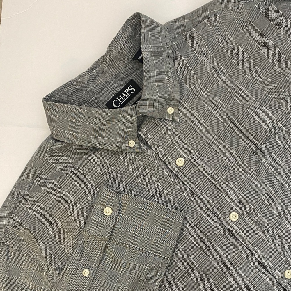 Chaps Men's Gray Checkered Button Down Shirt